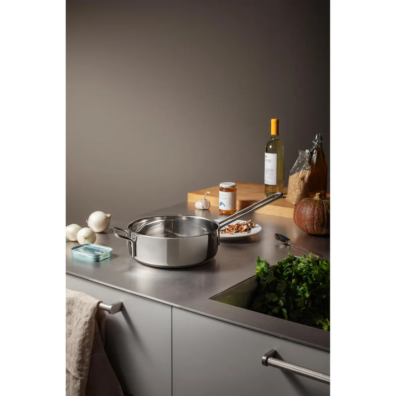 Eva Trio Stainless Steel Sauteuse, Kochtopf, Induktionsgeeignet, Aluminium, Edelstahl, Polished Steel, 24 cm, 302424
