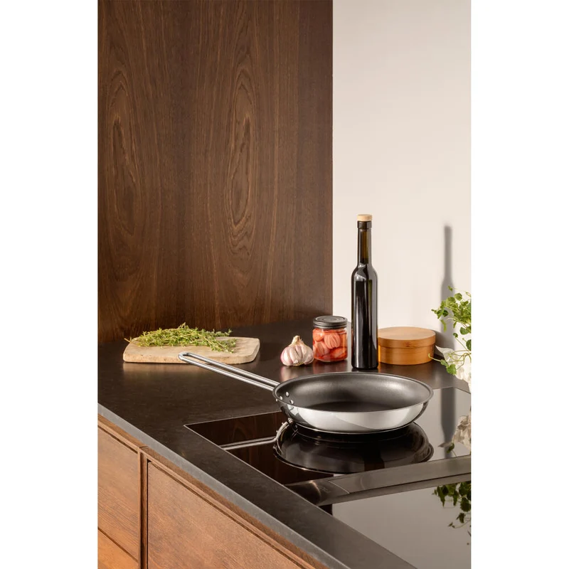 Eva Trio Stainless Steel Bratpfanne, Pfanne, Induktionsgeeignet, Aluminium, Edelstahl, Polished Steel, 24 cm, 302724