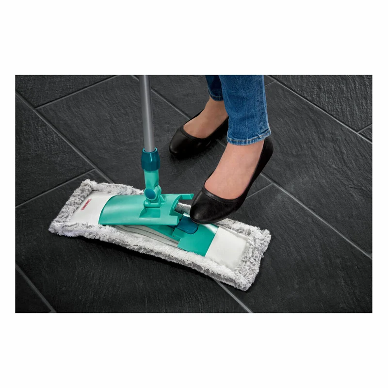 Leifheit Bodenwischer Classic, inkl. Mikrofaser Wischbezug, Teleskopstiel 75 - 130 cm, 55210