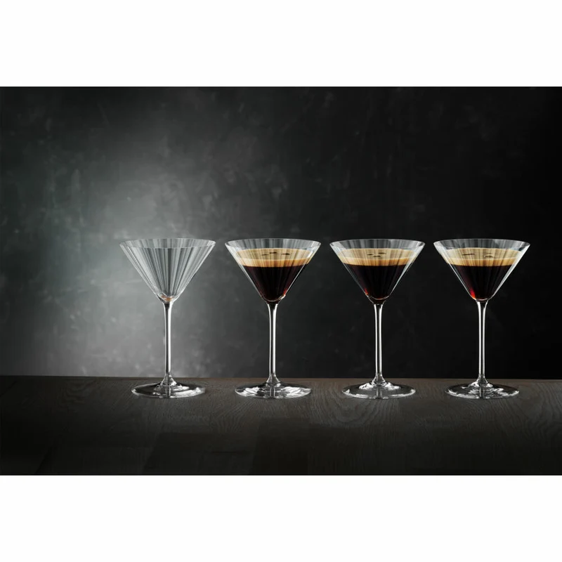 Spiegelau LifeStyle Martini, 4er Set, Martiniglas, Cocktailschale, Aperitifglas, Kristallglas, 220 ml, 4450194