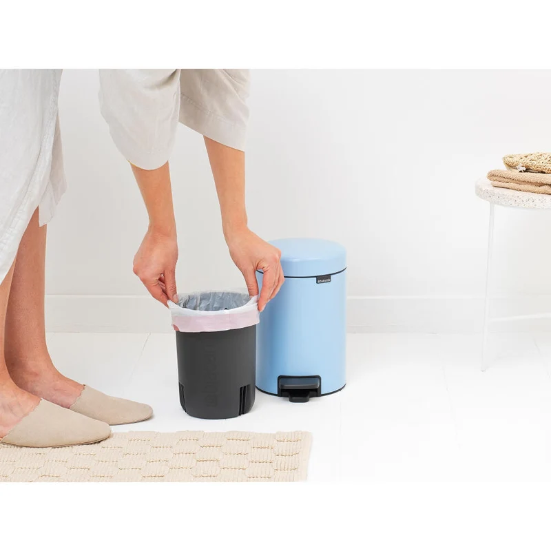 Brabantia Treteimer NewIcon, Kosmetikeimer, Mülleimer, Abfallbehälter, Stahl, Dreamy Blue, 3 L, 202582