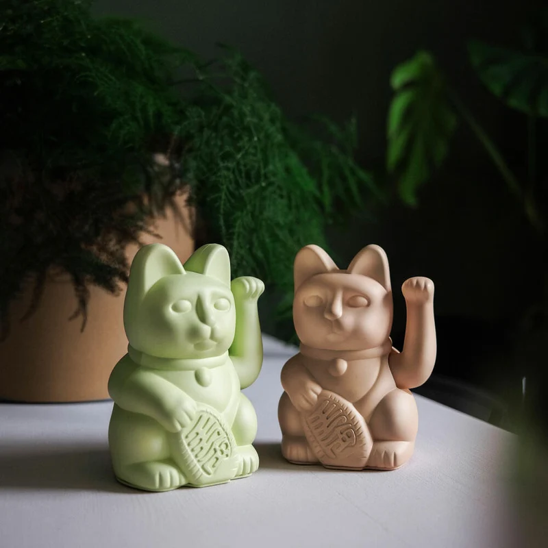 Donkey Products Winkekatze Lucky Cat Maneki Neko, Glücksbringer, Kunststoff, Ocker, 15 cm, 330549
