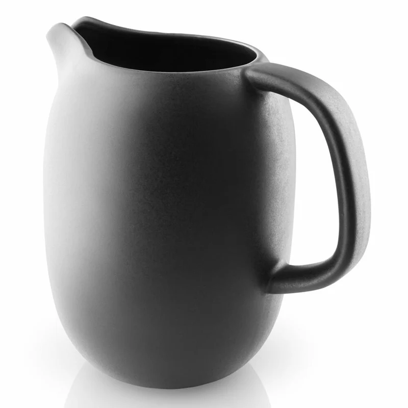Eva Solo Nordic kitchen Kanne, Saftkanne, Milchkanne, Wasserkanne, Servierkanne, Feinsteinzeug, Schwarz, 1 L, 502799