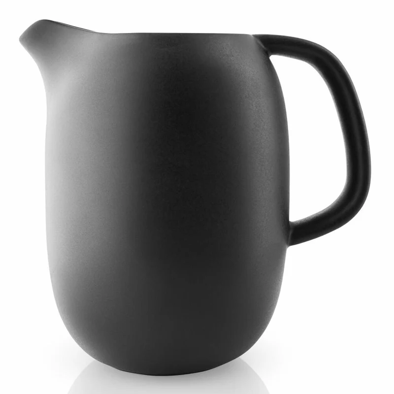 Eva Solo Nordic kitchen Kanne, Saftkanne, Milchkanne, Wasserkanne, Servierkanne, Feinsteinzeug, Schwarz, 1 L, 502799