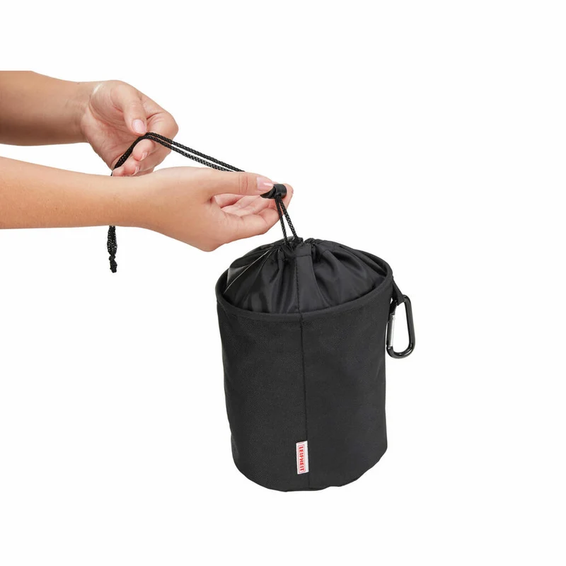 Leifheit Wäscheklammerbeutel mit Karabinerhaken, Wäscheklammer Beutel, Aufbewahrung für bis zu 100 Wäscheklammern, Ø 16 cm, Schwarz, 80031