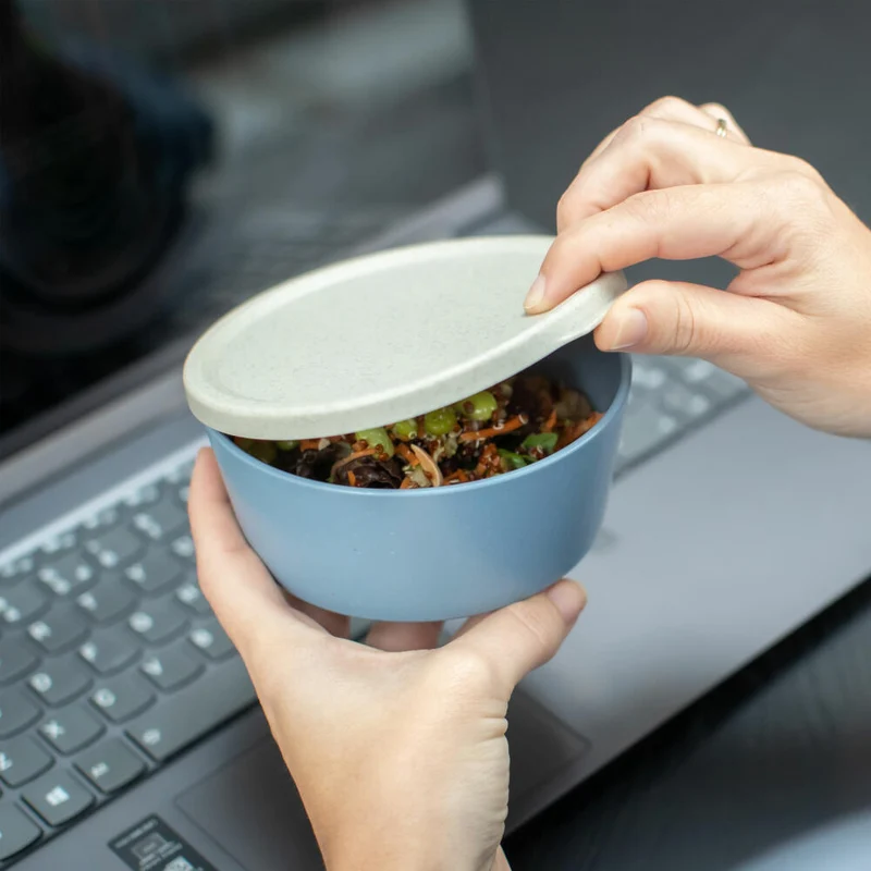 Koziol Schale Connect Bowl Mit Deckel, Schüssel, Biozirkulärer Kunststoff, Nature Flower Blue, 400 ml, 7202716